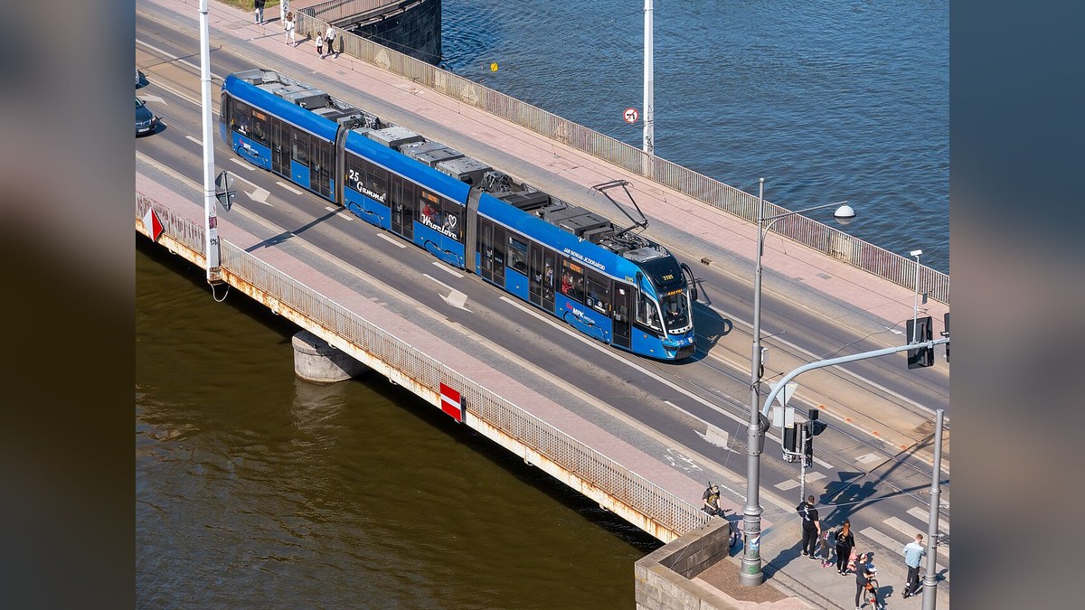 MPK Poznań encomenda 10 bondes Moderus Gamma à Modertrans